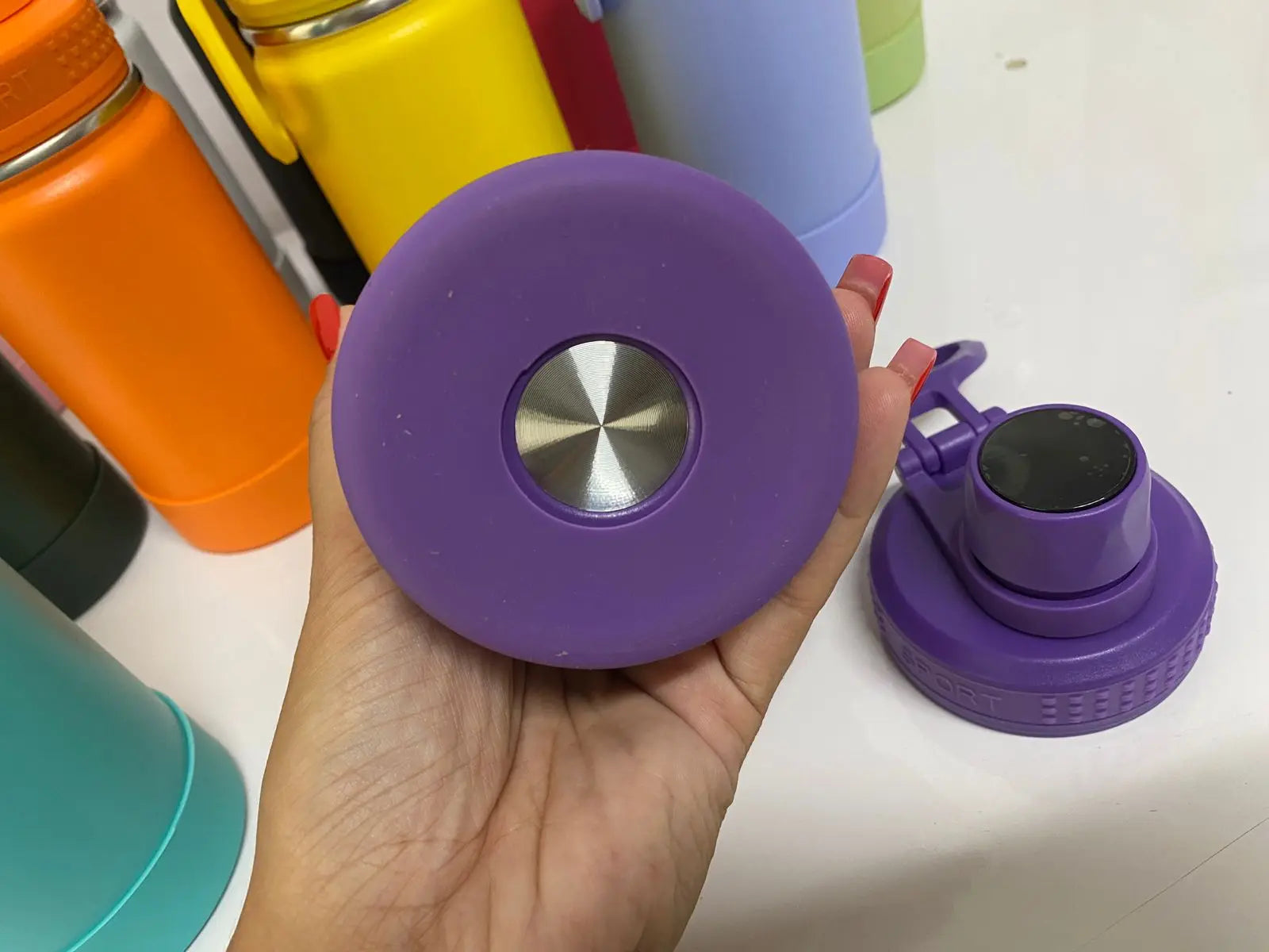 Garrafa Térmica Anti Vazamento 600ML Com Alça Chaveiro Borracha®